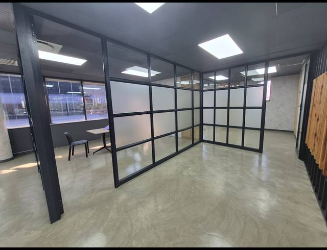 270M² OFFICE TO LET IN WOODMEAD